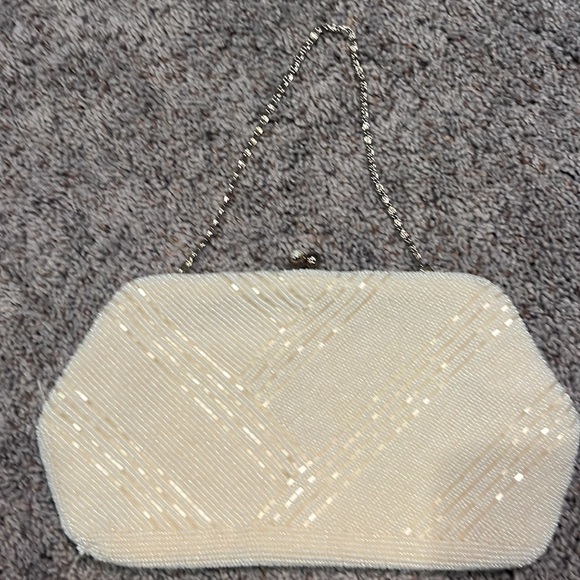 Elizabeth Arden clutch, off white - Picture 2 of 2